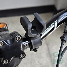 지투앤샵 U자형 자전거 거치대 홀더 U자형자전거거치대