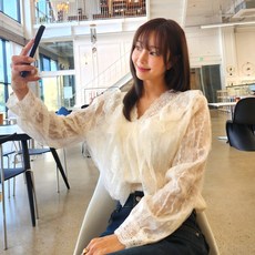 <청담코코> 여리여리핏 시스루블라우스 프릴 레이스블라우스
