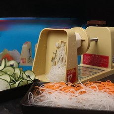 무갱 채칼 수동 무우 강판 회전 슬라이서 절단기 무채 자동 국수 채소 오이갱 횟집 가정용, 1개, 옐로우