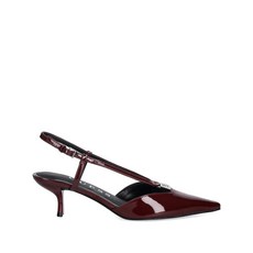 게스 포인티드 토 스트랩 힐 펌프스