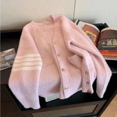 보세 브이넥 퍼 골드버튼 스트라이프 코트