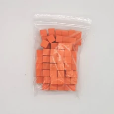 100 개/몫 나무 큐브 다채로운 주사위 체스 조각 토큰 퍼즐 보드 게임 교육 에 대한 직각.