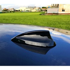 Porsche 保時捷 Macan 鯊魚鰭天線蓋 烤漆飾貼 - 白 銀 黑 鍍鉻銀 碳纖紋, 1個, 質感黑伸縮置物盒 每組1入