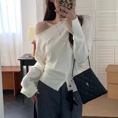 타니즈 스코렌 원오프숄더 단가라 무지 긴팔 니트