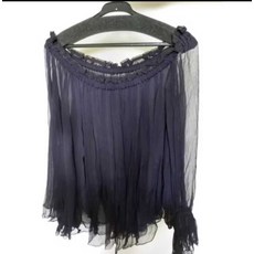 黑色薄紗荷葉邊長袖上衣，輕盈透氣舒適，浪漫優雅氣質展現女性魅力