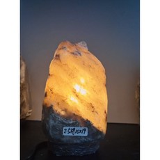 藍鹽燈 2.4kg 深層礦石 夾晶化能量 獨特潑墨山水紋理 金黃暖光 招財擺飾 附陶瓷燈頭可調光電線, 搭配陶瓷燈頭加粗可調光保險絲電線