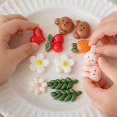 조이 데이지장식 100개입 플라워 초콜릿장식 나뭇잎 체리 당근 토끼 곰돌이모양초콜릿 케익 쿠키 머핀 데코장식 초콜릿싸인판, 조이 옐로 리본 장식 (53개)