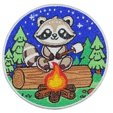 PatchClub 귀여운 라쿤 로스팅 마시멜로 캠핑 패치 8cm3.15인치 - 다림질 온/바느질 패치 - 야외 모험 패치라쿤 355395, 너구리