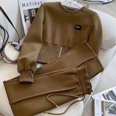 女生運動休閒套裝，韓版大尺碼加絨衛衣直筒褲兩件套，秋冬時尚減齡顯瘦運動套裝