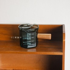 UD實驗所 玻璃量杯 附木柄 120ml, 綠, 1個