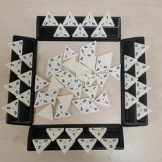 56피스 대형 삼각형 도미노 게임 세트에는 스탠드 4개 숫자 카드 및 캐주얼 교육용 장난감 포함되어 있습니, 01 빠른, 02 black