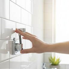 다위드 360도 각도조절 샤워기 거치대 무타공 샤워기 헤드 걸이, 실버