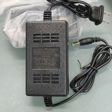 8.4V 1A/2A 鋰電池智能充電器 - 適用於兩串8.4V聚合物/18650/三元鋰電池, 1個, 8.4V2a雙線/2.1mm