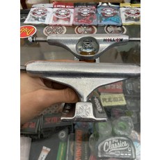 independent 因地 indy 進口鍛造底座雙空橋滑板橋 尺寸139, 如圖所示, 1個