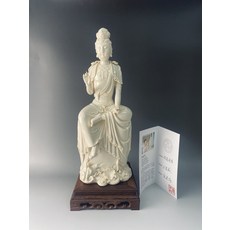 德化陶瓷 持蓮觀音 菩薩像 供奉 觀音 佛像 笑臉 禪意 擺件 陳建陽 手簽款 含證書, 商品主圖, 1個