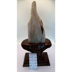 天然樹化玉筆峰造型擺件，含天然蟲洞，附木座，風水收藏，紫南宮金雞棲息地