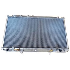 GS 300 鋁製水箱，輕量化設計，高效散熱，耐腐蝕，專為GS 300車型設計, 1個