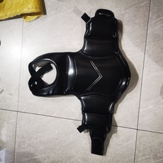 【開發票/統編】散打護具套裝 拳擊護具 搏擊護胸 拳擊護腿 訓練護具 散打搏擊泰拳訓練加厚空手道護胸qct6r0, 升級加厚款黑色,L150-170, 1個
