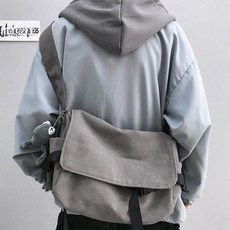 斜挎包斜背包男ins潮牌休閒簡約手機包個性潮酷單肩運動包男士包包韓系側背包單肩機車背包斜挎郵差包側背包男大容量側背包, 黑色,單包無掛件