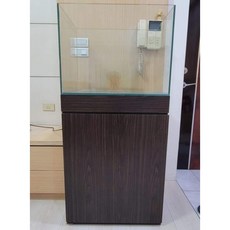 超白2尺H缸加木紋底櫃 魚缸尺寸60x45x45公分 木櫃高85公分, 1個