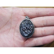 泰國銀流鐵能量礦石墜飾：力泥鎳萊護身符，手工製作，提升個人能量，保平安, 1個