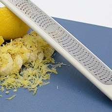 마니파라요 이케아 UPPFYLLD 웁퓔드 핸드헬드 강판 손질