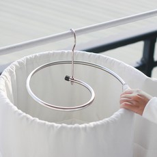 이지유 공간활용 회오리 이불 빨래 건조대 달팽이 스텐 원형 걸이 원룸 베란다 담요 커튼, 실버