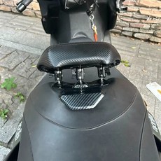 通用機車腰靠配件：改裝減震軟墊，舒適腰部支撐，適用多款機車, 前座腰靠 打孔螺絲款, 1個