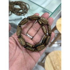 《泓潤》珍藏綠奇楠隨形沉香手珠, 1個, 7克️