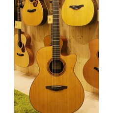 Veelah V5-OMCE 加拿大雲杉單板民謠可插電木吉他，OM桶身設計，內建拾音器，舞台演出方便, 1個