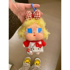 팝마트 크라이베이비 휴가 일기 인형옷 헤어핀 상의 펜던트 크로스백 스커트 모자 세트, 울고 있는 아기에게 적용 가능 인형 제외, 레드 체크무늬 KT 세트(리본 헤어피스+옷+펜던트)