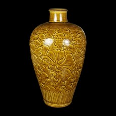 《博古珍藏》宋吉州窯黃釉刻花卉紋梅瓶，早期收藏老件花器，直口設計古樸典雅，提升空間藝術氣息