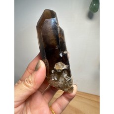 馬達加斯加茶晶柱手握 能量水晶 提升專注力 平衡身心靈 礦物紋理 舒適握感, 1個