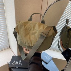 KROF全新磁吸包2025休閒運動胸包腰包肩斜背包, 1個, 红色,27*18*9