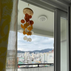 오로벨 캐피즈차임 조개차임 인테리어모빌 윈드차임 인테리어 어린이집 여름 모빌 인테리어 소품 장식 소품 집들이선물, 오렌지옐로우+천정고정고리