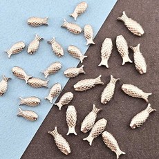 비즈톡 [S4-01-001]써지컬스틸 펜던트 비늘물고기통과형 S/L 무도금 물고기펜던트