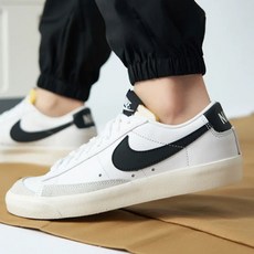 국내 매장 정품 여성용 나이키 블레이저 로우 77 점보 DQ1470-101
