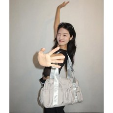 마스마룰즈 [파우치세트] glossy shoulder duffel bag_Light gray 389889