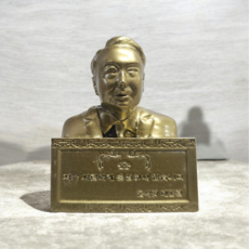 윤석열 대통령 흉상, 1개