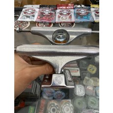 independent 因地 indy 139 鍛造底座 滑板橋, 如圖所示, 1個