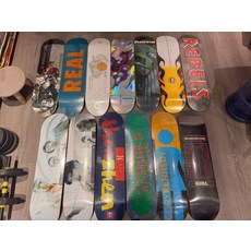 處理款滑板，部分全新部分有小刮痕, 如圖所示, 1個