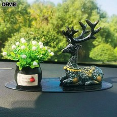 DFMEI 車載擺件汽車內裝飾用品大全中控臺擺件一路平安鹿搖頭小和尚裝飾, 1個, 黑果+鹿+中號墊:如圖