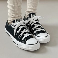 [국내매장정품] 컨버스 척테일러 올스타 클래식 블랙 스니커즈 + 어반셀렉션 고무끈 추가구성