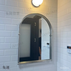 圓弧造型不鏽鋼邊框浴室鏡，簡約風格，清晰鏡面，妝容細節一覽無遺, 銀