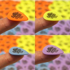 국산 미끄럼방지 피크 삼각형 0.4 0.46 0.5 던롭피크 물방울 1.0 1.14 1.2 1.5 통기타 일렉기타, 1개