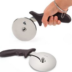 홈베이킹 휠커터 1p 원형 베이킹 피자절단 제빵도구 회전날 주방용품 손잡이형, 1개, 상세페이지 참조