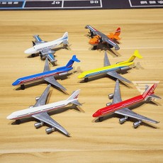 【台灣出貨】仿真精緻合金飛機模型，客機滑翔機玩具，渦輪飛機aircraft客機玩具，兒童小飛機民航機, 6台一組, 1個