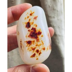 和闐籽料 藏家件 一級白羊脂白原皮獨籽和田玉51.6g 老熟Q糯細滑油潤脂白 帶棗紅沁皮 隨形原石, 1個, 51.6g