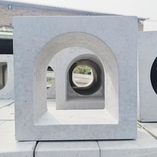 큐블럭 담장 디자인벽돌 파벽돌 시멘트 석고 실내 콘크리트 인테리어 세라믹 큐브블럭, 1개, 20x20x10cm 시멘트 단면 아치형 구멍