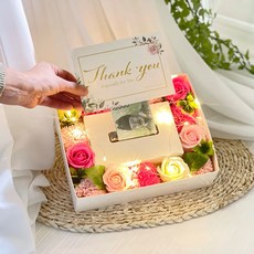 LOVELY FARM 香皂花 迷人反轉零用錢盒 + 5款留言卡 + LED燈, 粉紅色